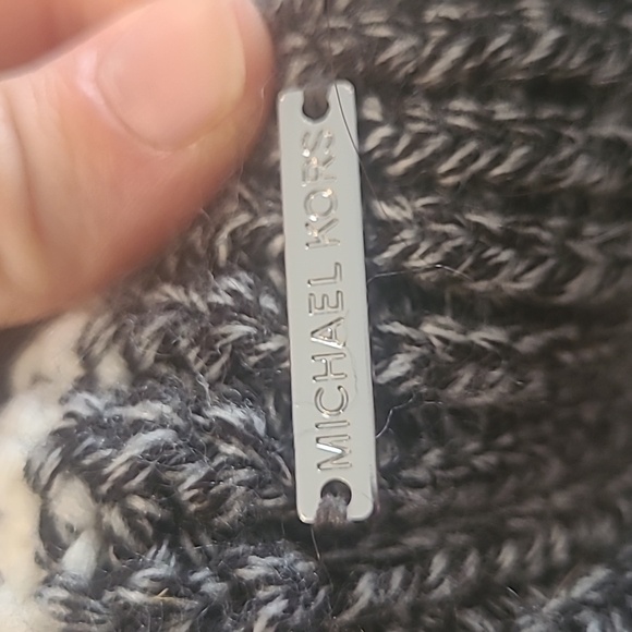 Closing sale! Michael kors scarf - Picture 4 of 4